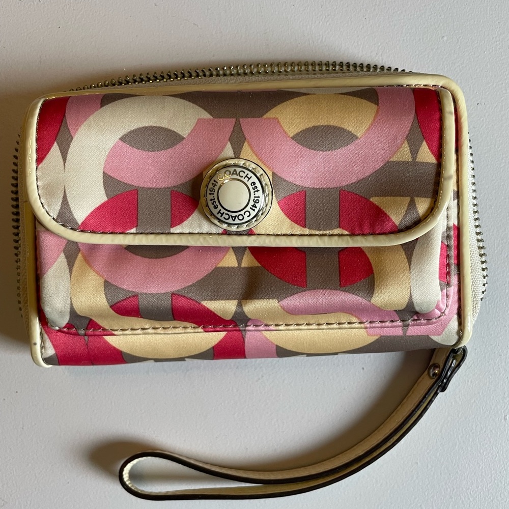 Coach wristlet wallet
